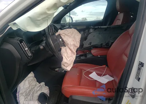 2020 Volvo Xc40 T5 Inscription z USA, uszkodzony, nr VIN YV4162UL5L2289286